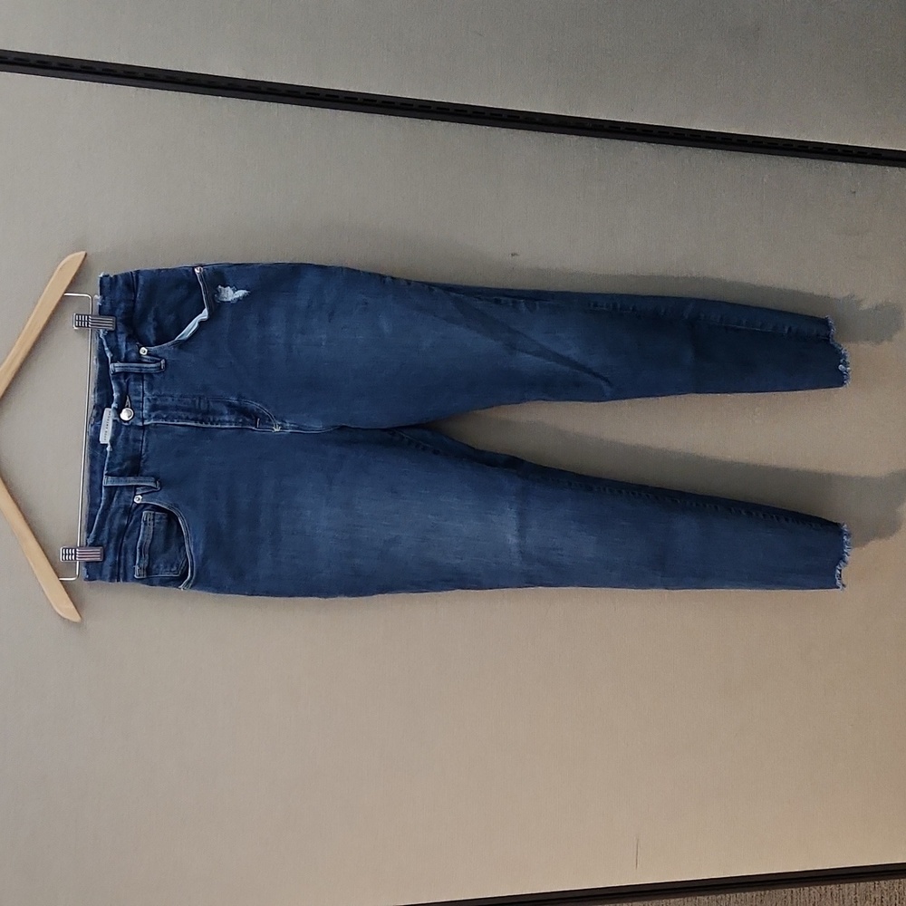 Good American Jean's Size 14 - Picture 2 of 16